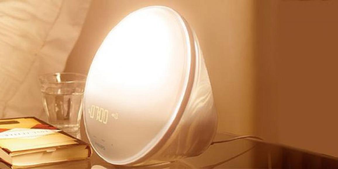 Mit dem Philips Wecker sanft aufwachen: Der HF3520 ist der Bestseller der Lichtwecker